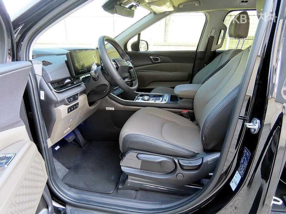 2025 - kia carnival