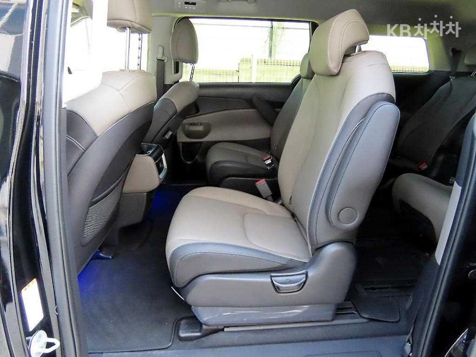 2025 - kia carnival