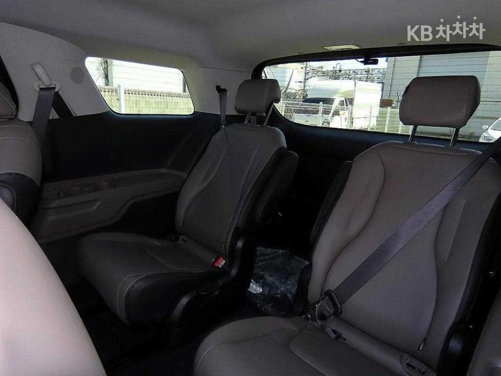 2025 - kia carnival