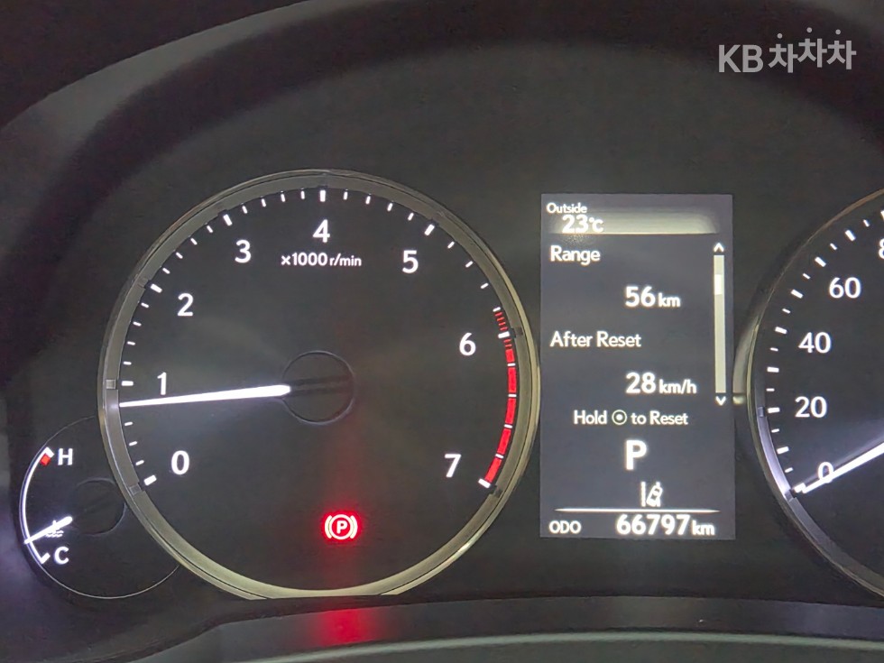 2019 - lexus is
