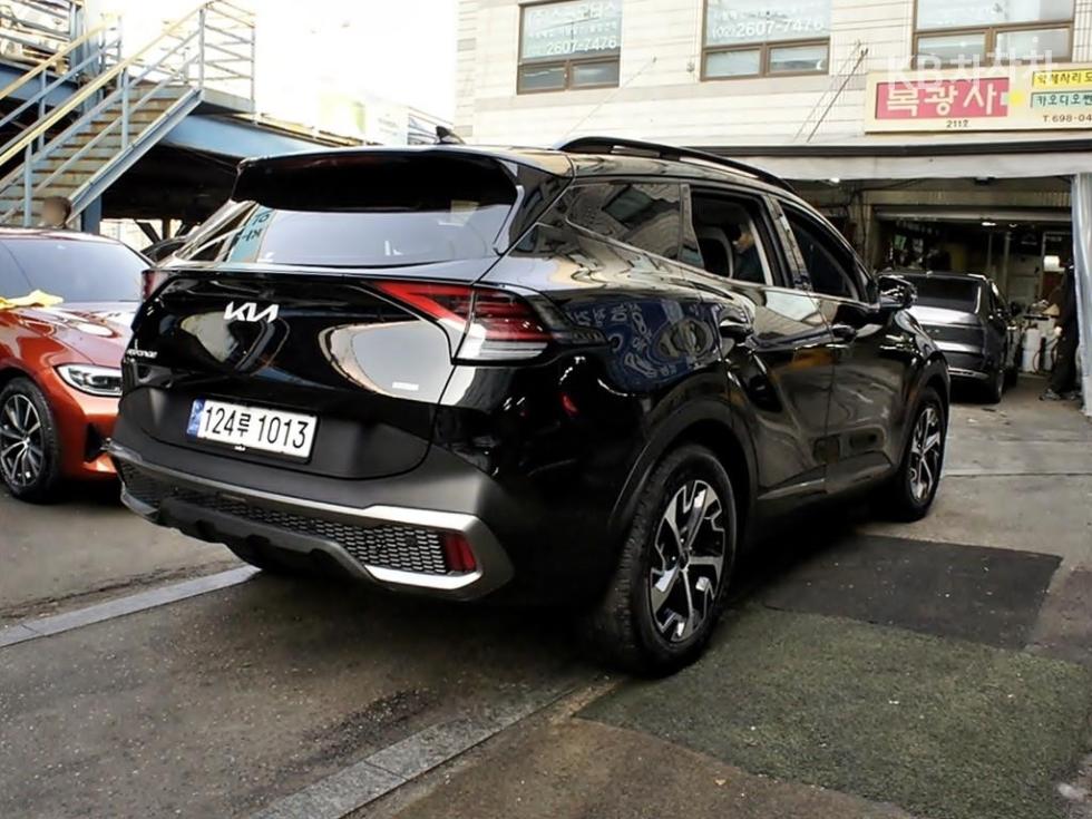 2023 - kia sportage