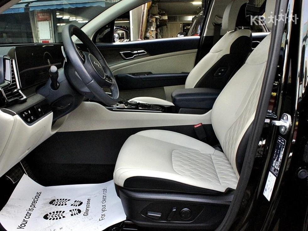 2023 - kia sportage