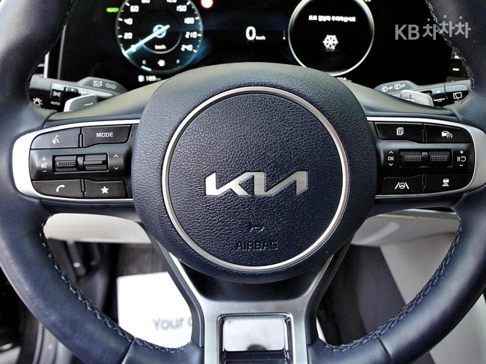 2023 - kia sportage