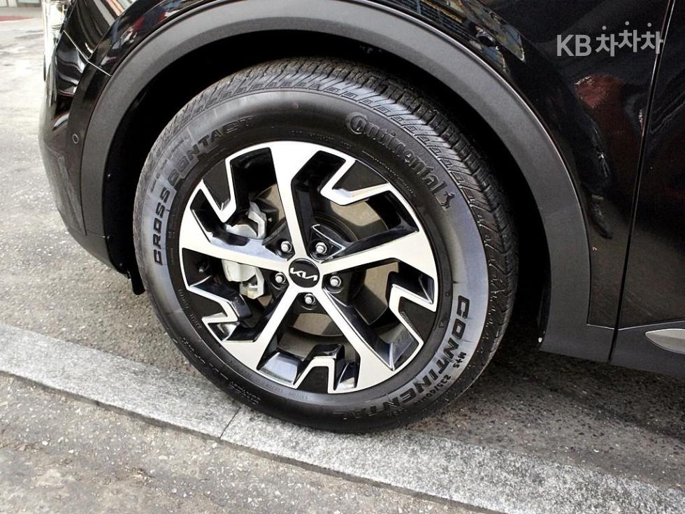 2023 - kia sportage