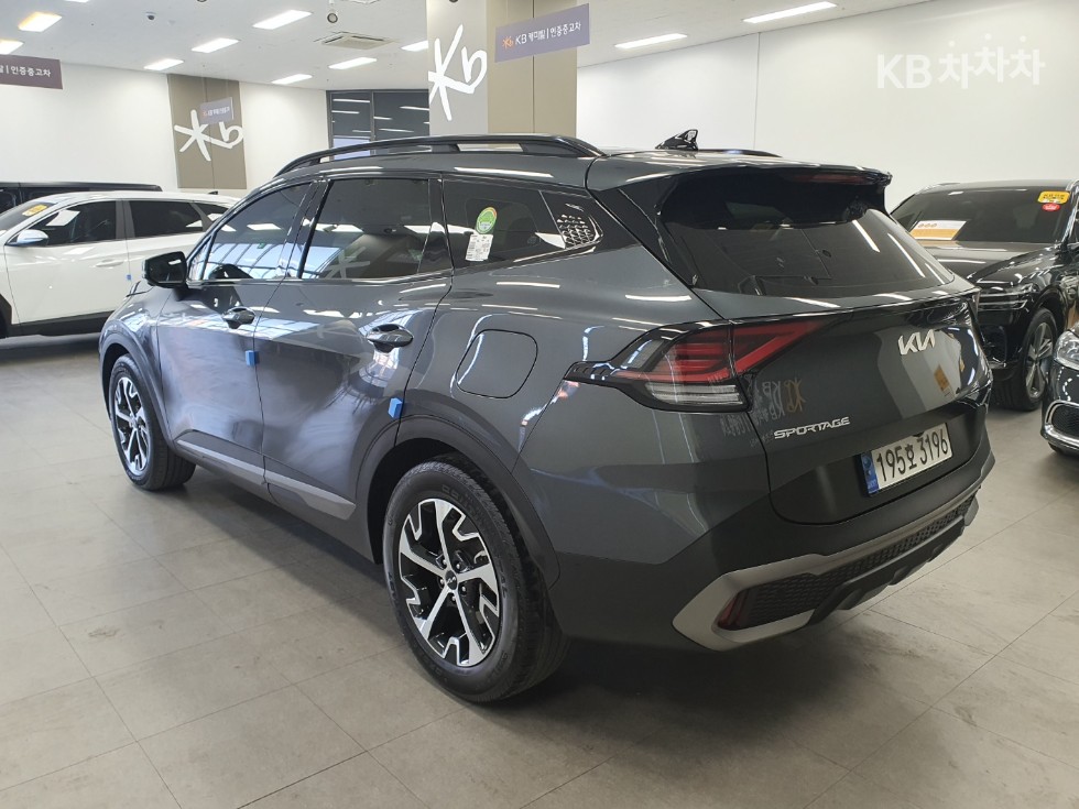 2023 - kia sportage
