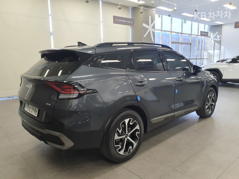 2023 - kia sportage