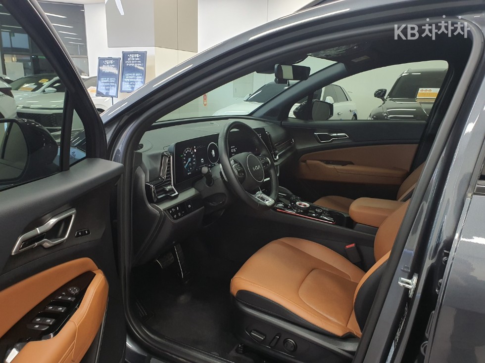 2023 - kia sportage