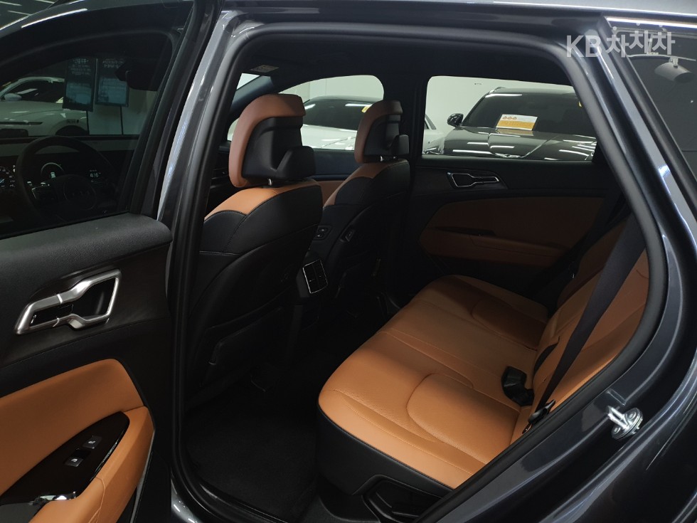 2023 - kia sportage