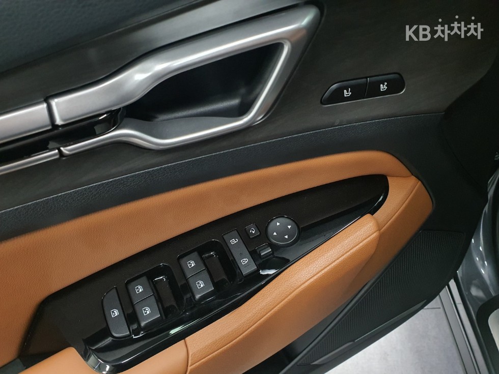 2023 - kia sportage