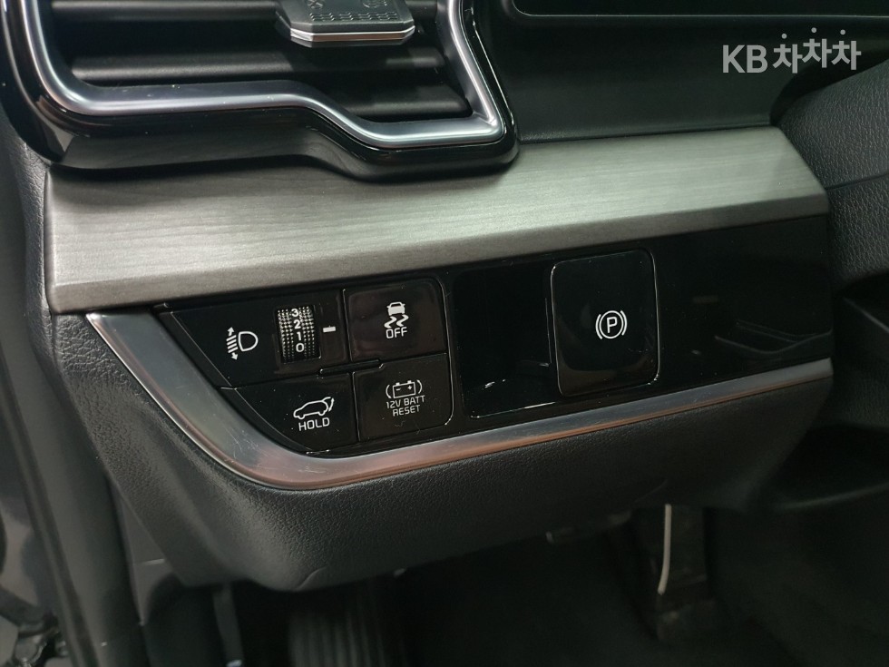 2023 - kia sportage
