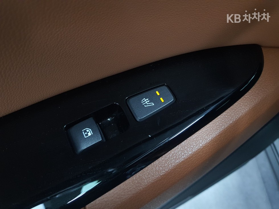 2023 - kia sportage