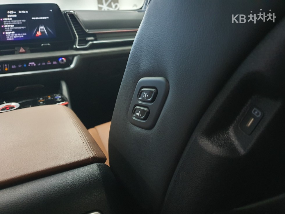 2023 - kia sportage