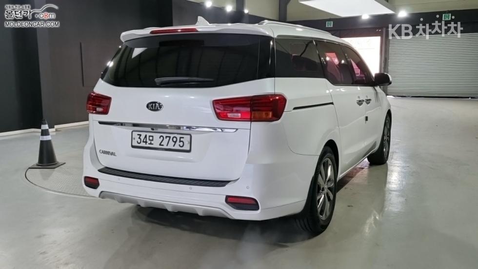 2019 - kia carnival