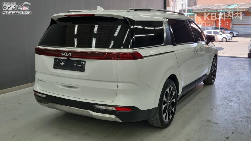 2023 - kia carnival