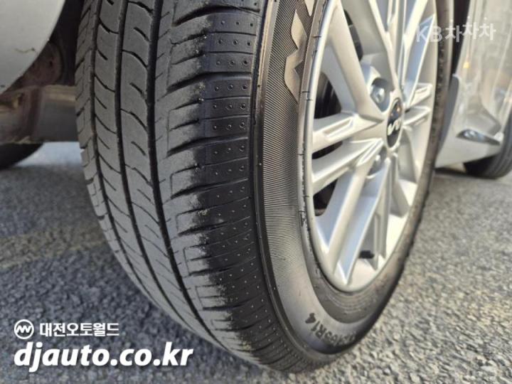 Kia Morning Urban JA 1.0 Gasoline Signature 9