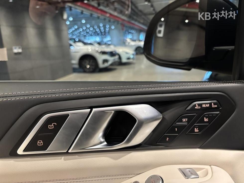 BMW X7 — miniaturë 7
