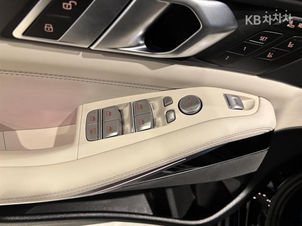 BMW X7 — miniaturë 8