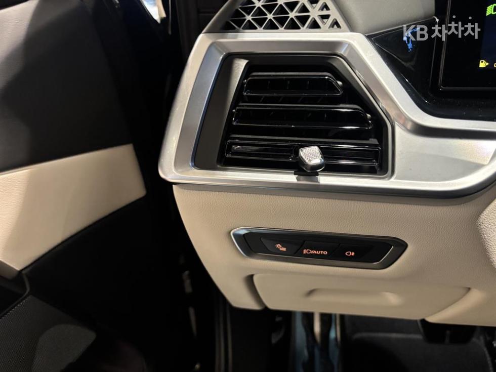 BMW X7 — miniaturë 9
