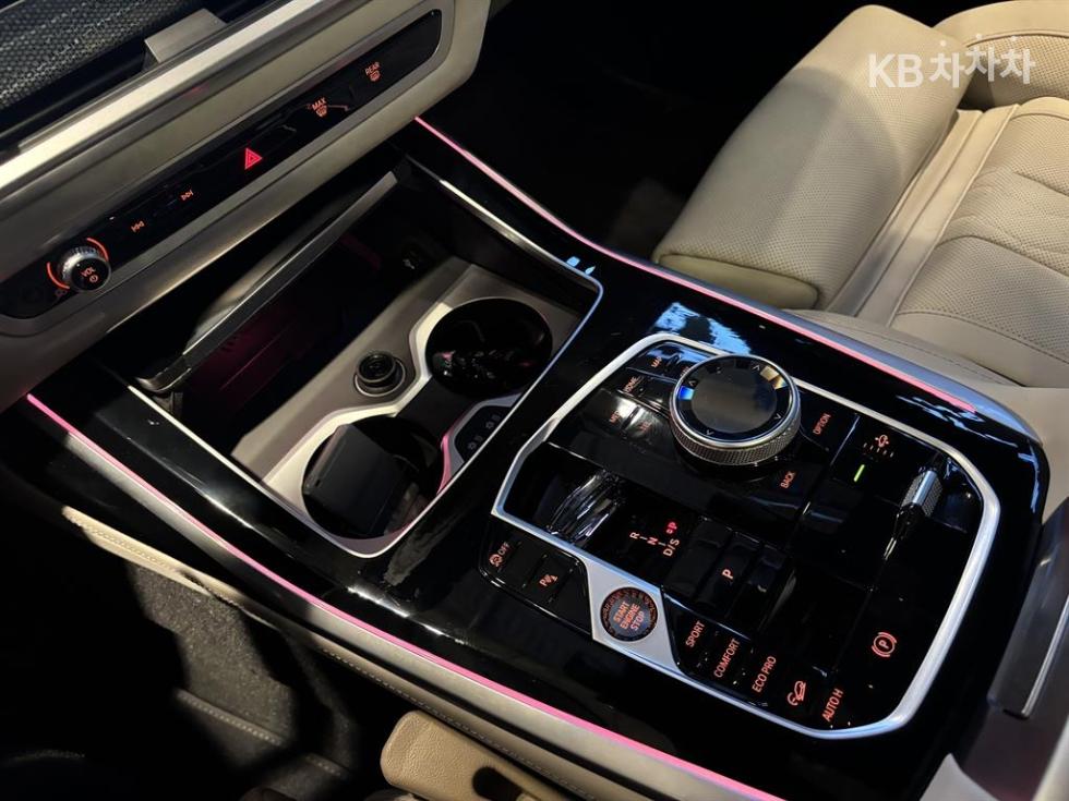BMW X7 — miniaturë 13