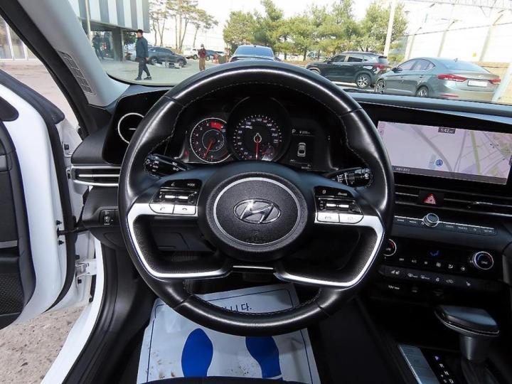 Hyundai Avante CN7 1.6 Gasoline Modern 9