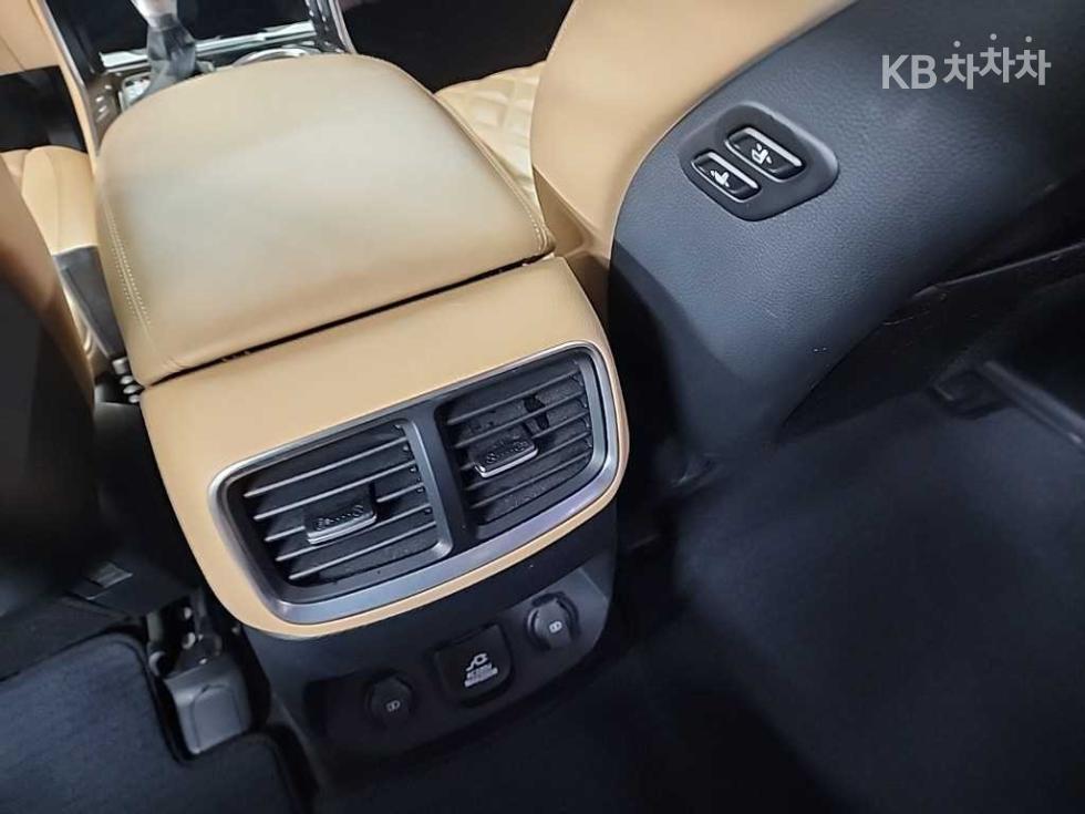 2021 - kia mohave