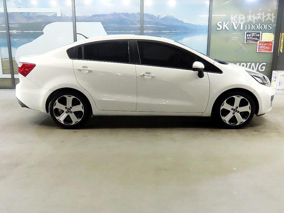 2012 - kia pride
