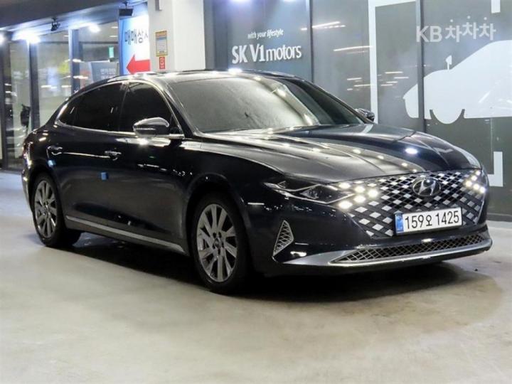 Hyundai Grandeur Hybrid 2.4 Calligraphy