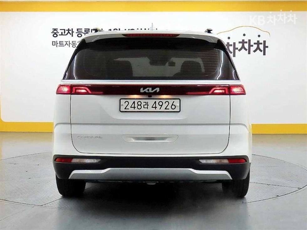 2022 - kia carnival