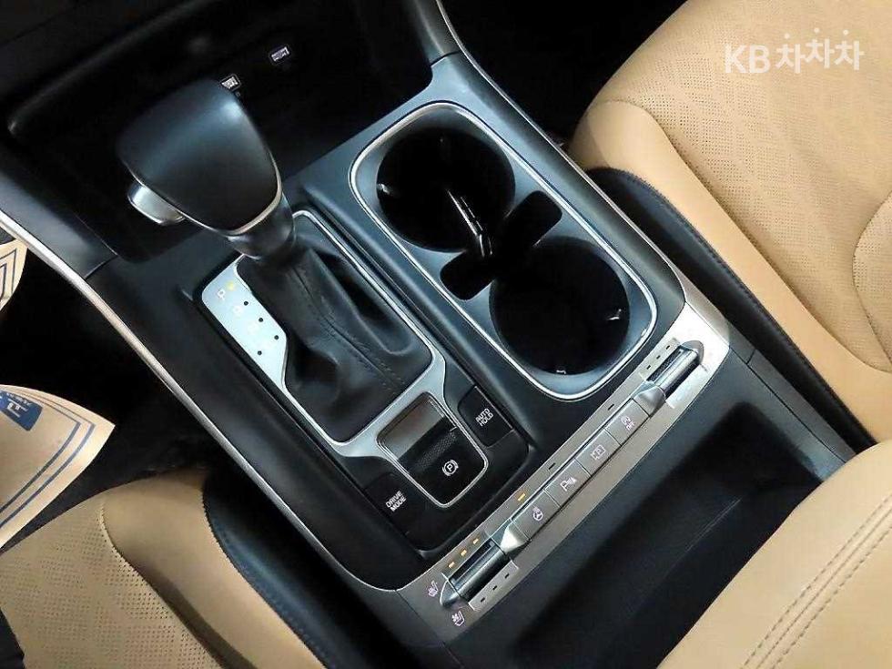 2022 - kia carnival