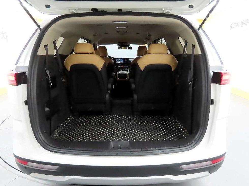 2022 - kia carnival