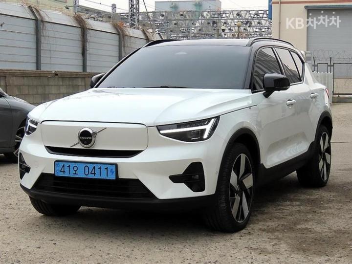 Volvo XC40 Recharge Twin Ultimate Base Type — фото 2