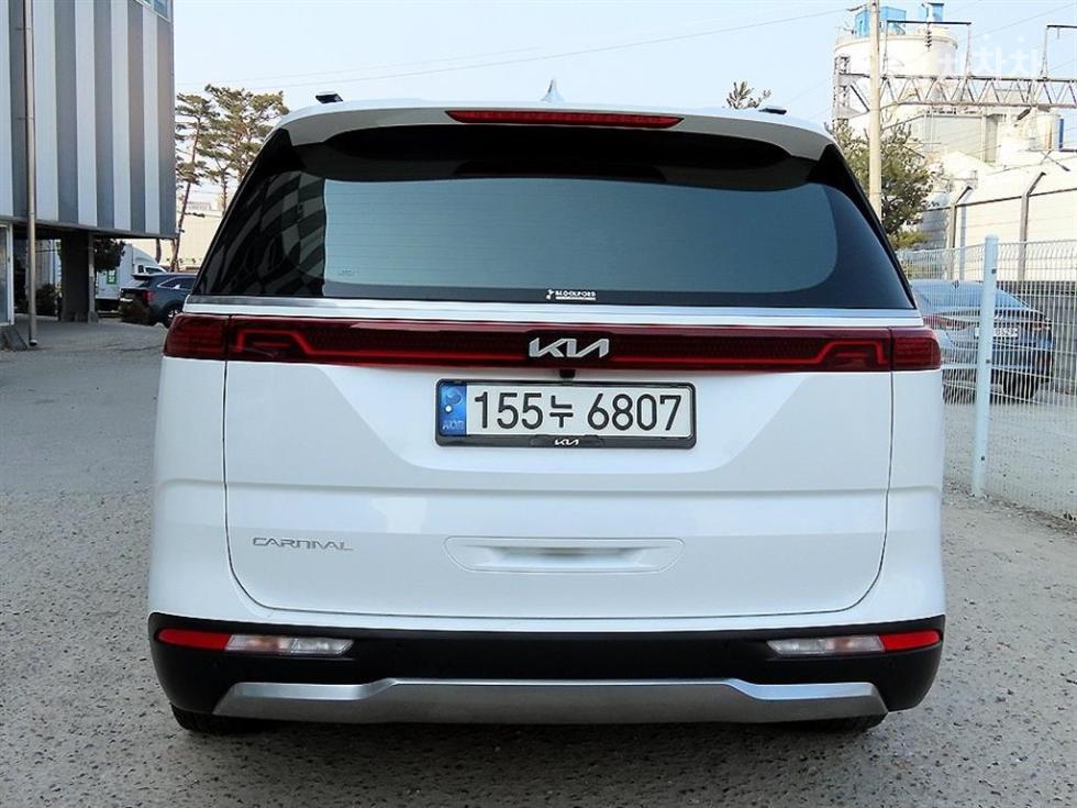 2023 - kia carnival