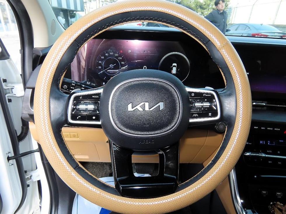 2023 - kia carnival