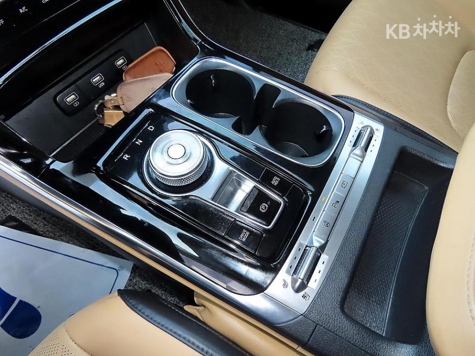 2023 - kia carnival