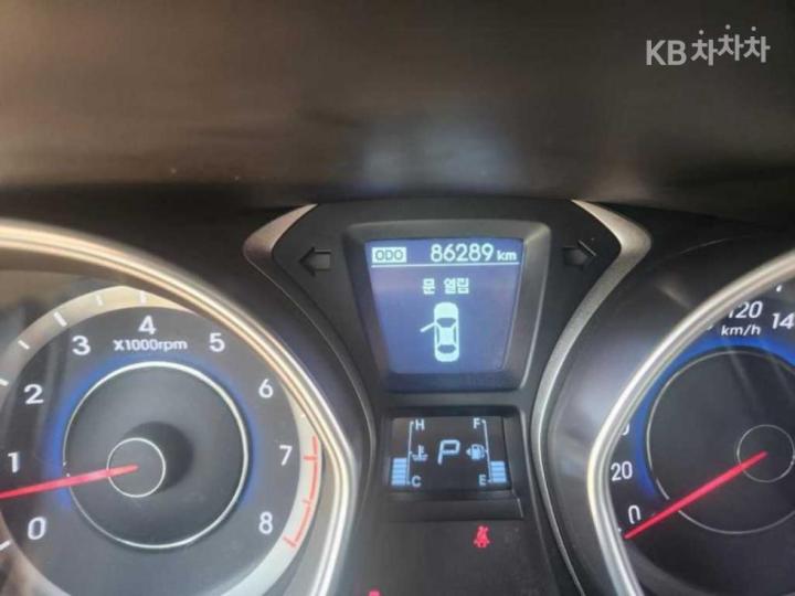 Hyundai Avante MD M16 GDI New 9