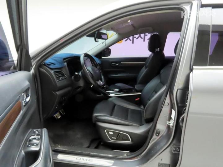 Renault QM6 2.0 LPe 2WD RE Signature 9