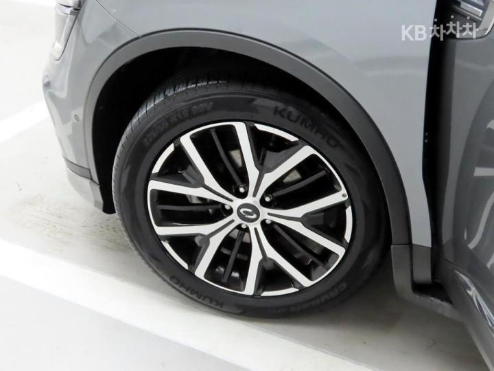 Renault QM6 2.0 LPe 2WD RE Signature 8