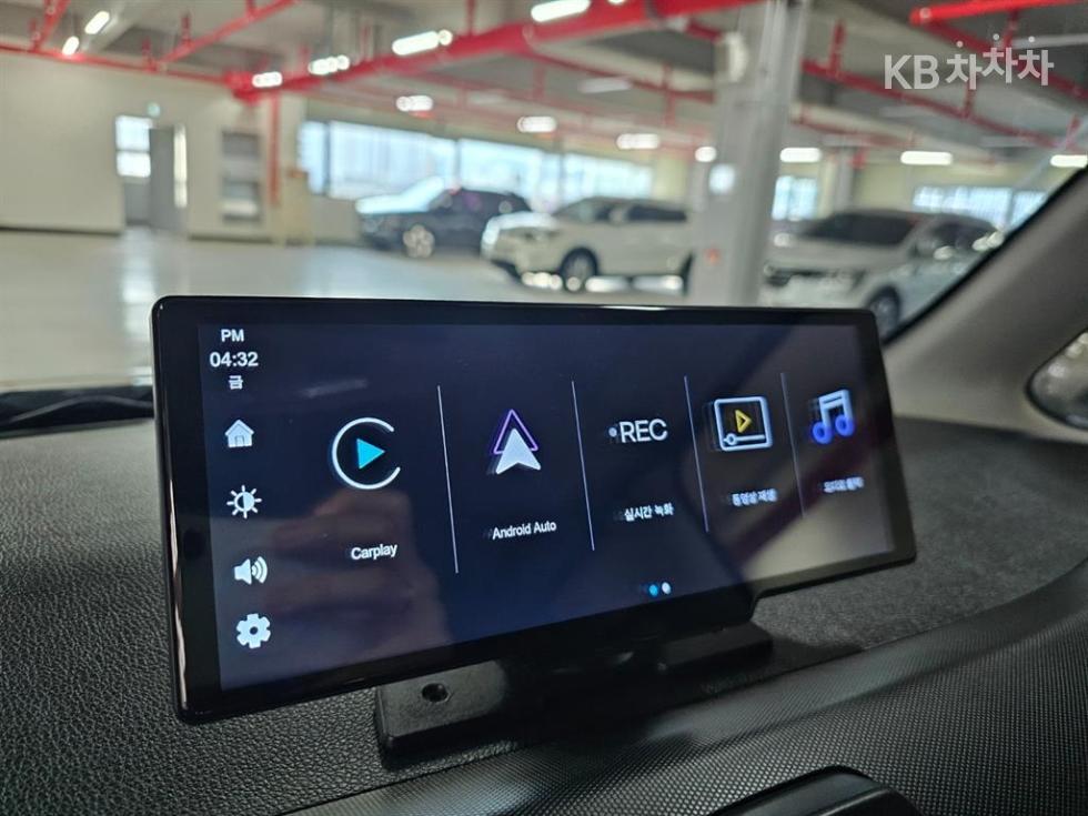 2023 - kia kia