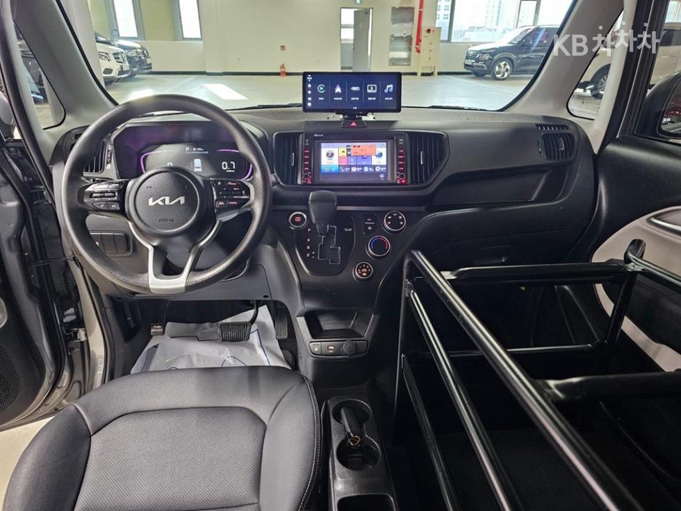 2023 - kia kia