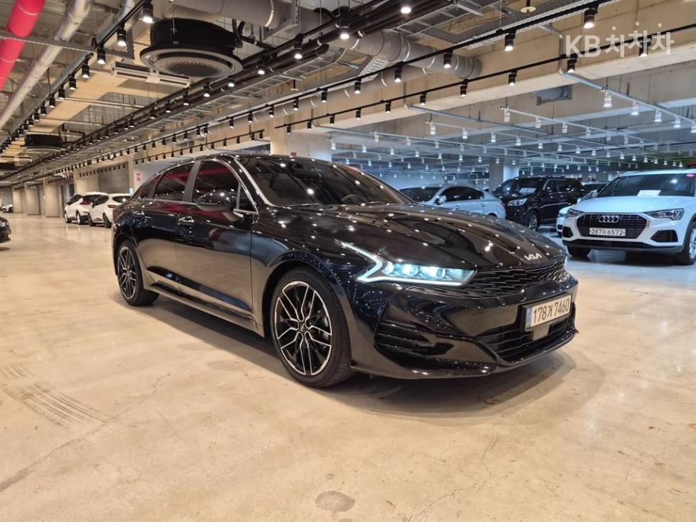 2022 - kia k5