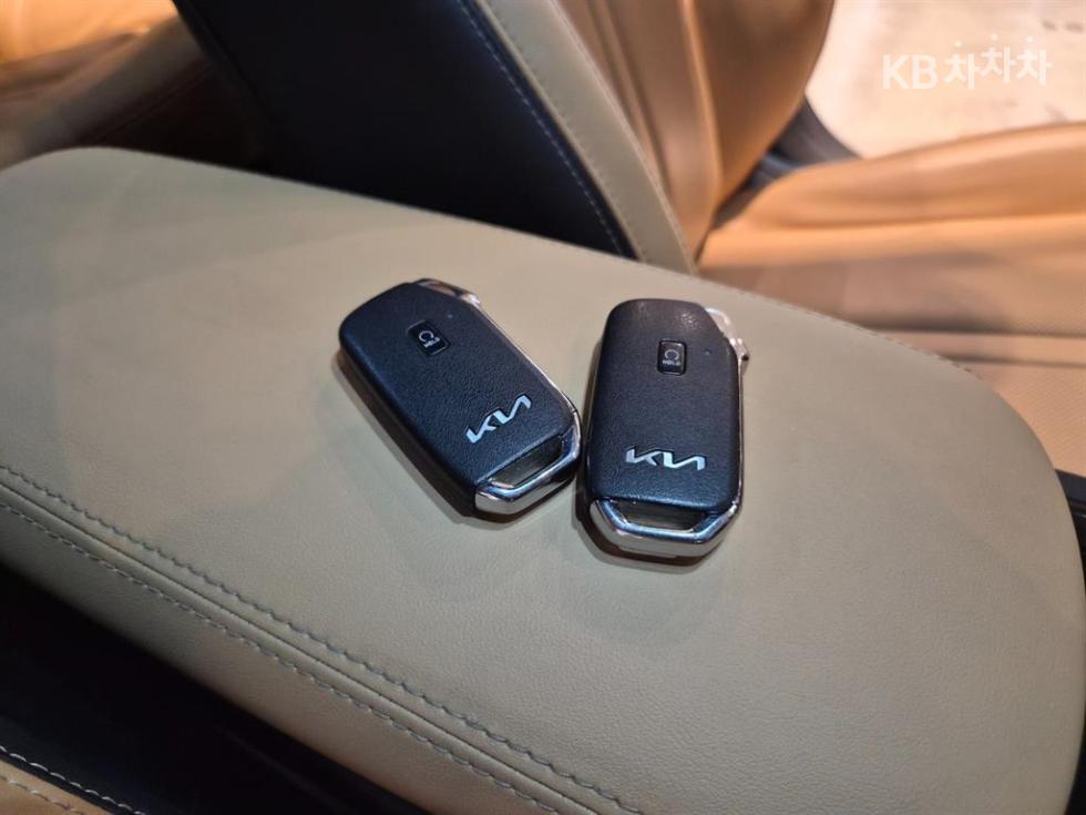 2022 - kia k5