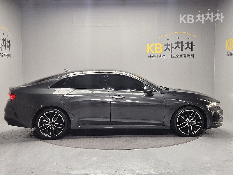 2022 - kia k5