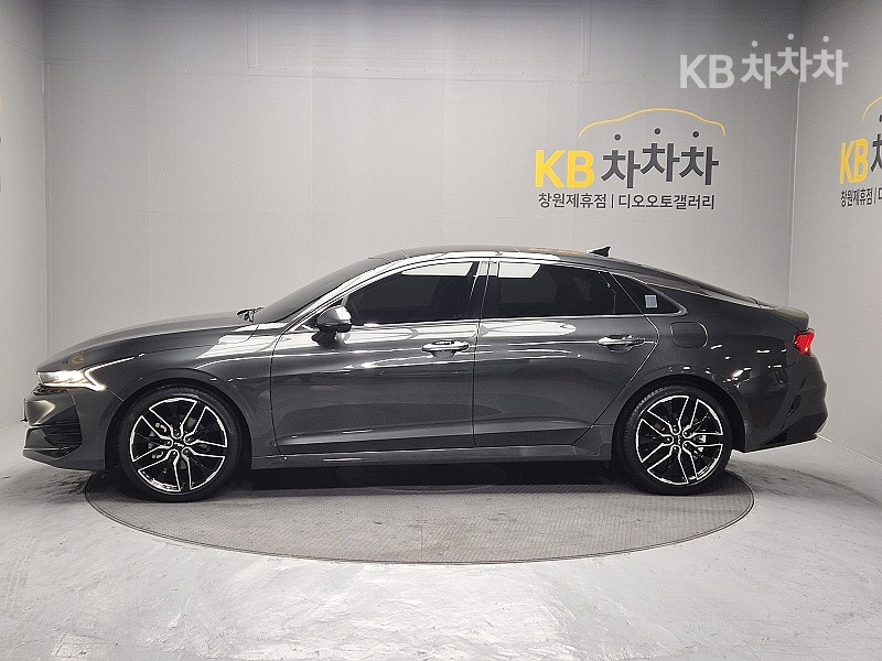 2022 - kia k5