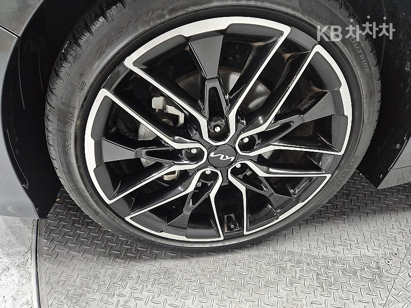 2022 - kia k5