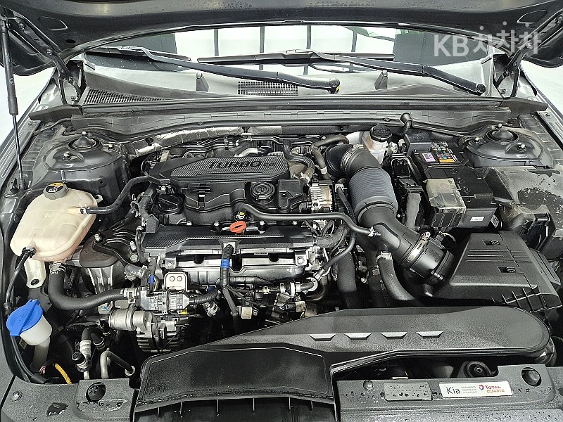 2022 - kia k5