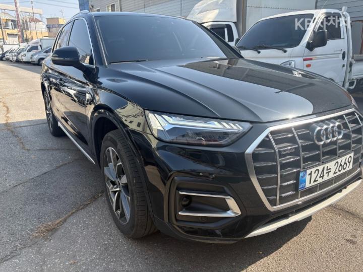 Audi Q5 FY 45 TFSI Quattro Premium 4