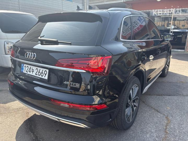 Audi Q5 FY 45 TFSI Quattro Premium 5