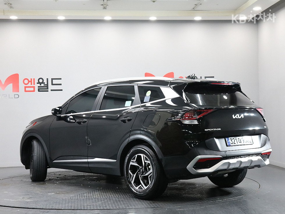 2023 - kia sportage