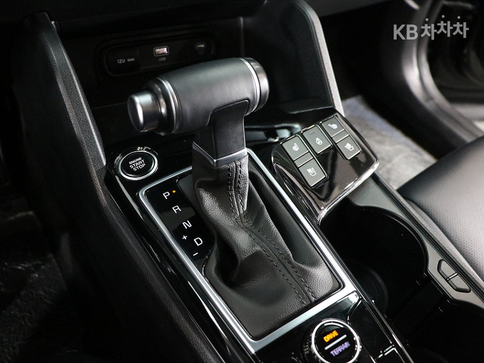 2023 - kia sportage