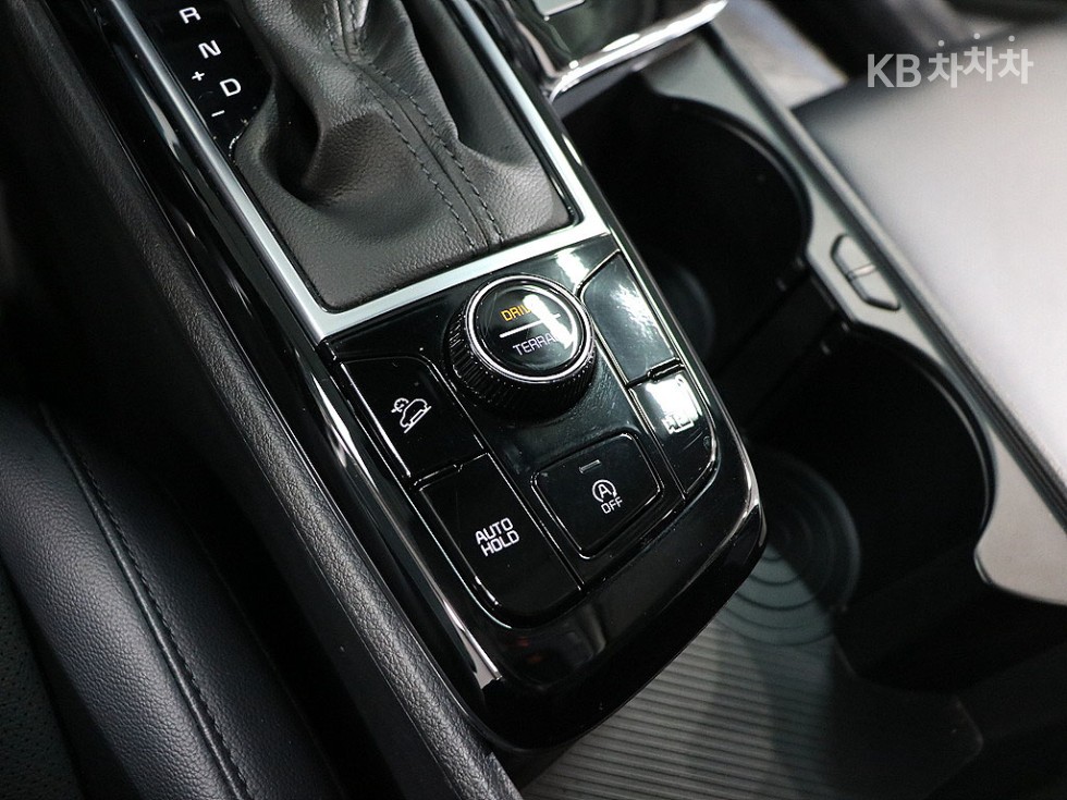 2023 - kia sportage